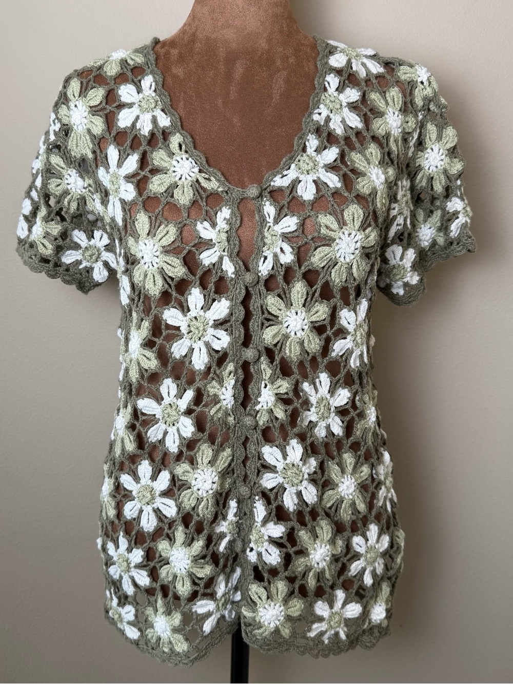 Vintage Y2K White Stag Crochet Floral Cardigan Sweater Womens Small Green White